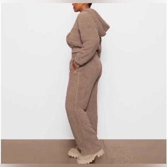 SKIMS Teddy Track Fleece Pants Desert Womens XL - Picture 3 of 4